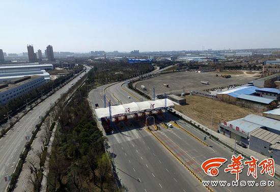 陕西一路段10公里设3个收费站 管理方:可以撤俩